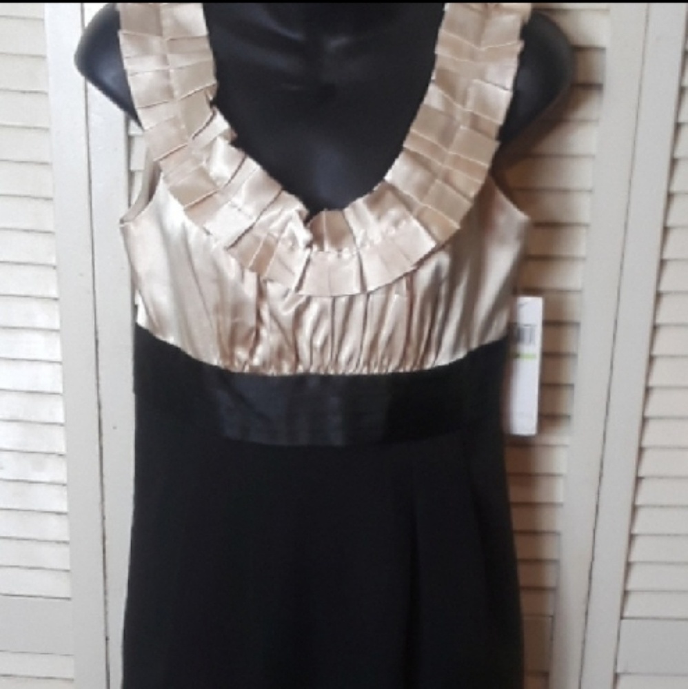 NWOT London Times dress size 4